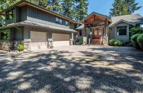 Halfmoon Bay House | Private Waterfront Suite - Anchor Suite