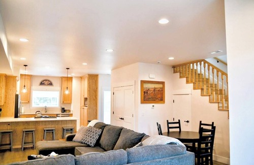 Molalla House | Private Willamette Valley Retreat Near State Park!