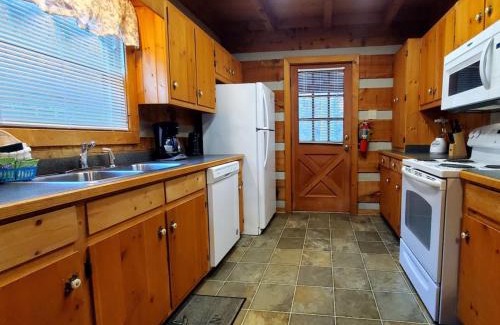 Gatlinburg House | Private yet walking distance to downtown