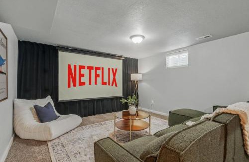 Arvada Plaza Area House | Projector Nights And Park Delights Designer Reno
