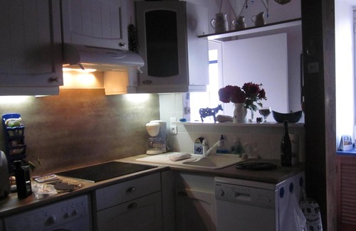 Le Palais House | PROMO CAUSE DESISTEMENT . SMALL HOUSE OF FISHERMAN IN BEAUTIFUL ISLAND IN SEA