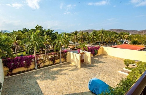 P Chahue House | PROMO! |Ocean View Condo | Beach Access | Pickleball Court nearby Sueño del Mar