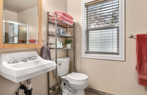 Lewiston House | Prospect Hacienda - River views and steps away from LCSC