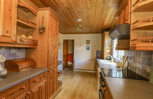 Storwood House | PROSPECT HOUSE, pet friendly, with open fire in Bubwith