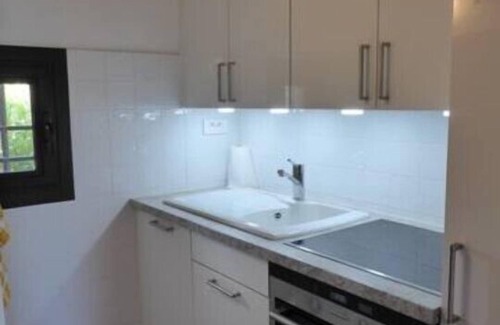 Saint-Raphael House | Provençal-style cottage for 3 persons, terrace, garden, sea view, BBQ grill