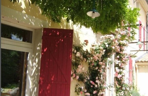 Sainte-Cecile-les-Vignes House | Provence-Charming house with garden and swimming pool, up to 10 people