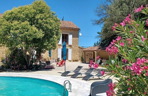 Serignan-du-Comtat Cottage | Provencal and authentic farmhouse with olive trees and a magnificent swimming pool