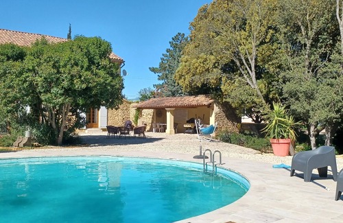 Serignan-du-Comtat Cottage | Provencal and authentic farmhouse with olive trees and a magnificent swimming pool