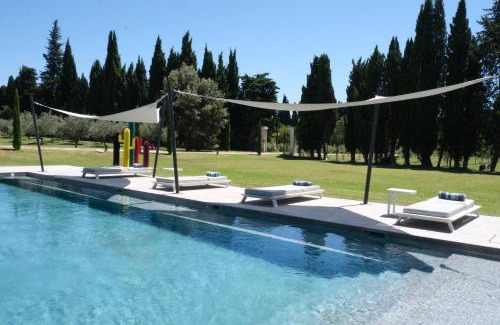 Salon-de-Provence Villa | provencal farm house with heated pool located to salon de provence, 12 people