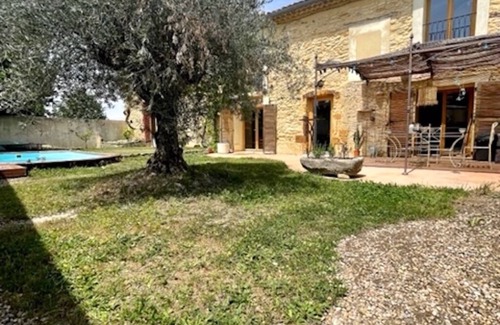 Piolenc House | Provencal stone house, in the countryside, 7minutes from a water park