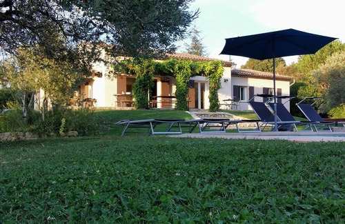 Cadenet House | Provençal villa with HEATED SWIMMING POOL near LOURMARIN and LUBERON vineyards