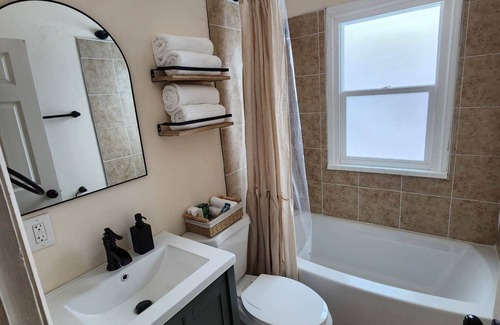 Foot Hills House | Provo Home! Close to BYU, Downtown Provo, 10 mins from Utah Valley University.