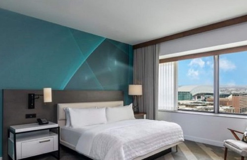 Central Business District Hotel | Proximity Ats its Best! 3 Pet-friendly Units, Close to Sesquicentennial Park!