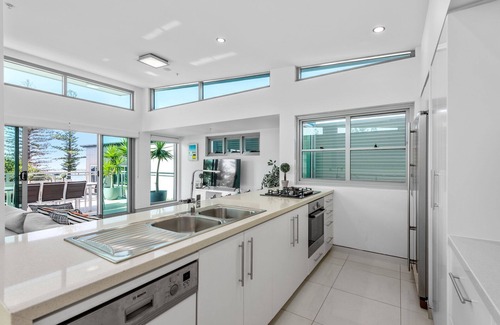 Redcliffe Apartment | Proximity Waterfront Apartments