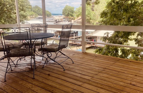 Camdenton House | Prvt COVE on 4 corners of Lake. Dock, Boat Ramp, Kayak, SUP, LiLy PaD & floats