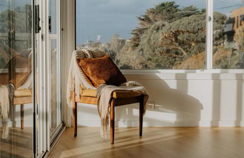 Frankston Apartment | Pudding's Home Luxury Oceanfront Escape