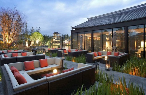 Shuhe Old Town Resort | Pullman Lijiang Resort and Spa