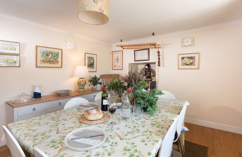 Gwithian House | Pump Cottage (Sleeps 10) - a house that sleeps 10 guests in 5 bedrooms