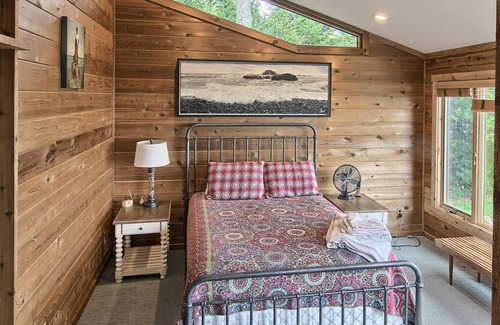 Leland House | PURE LAKE MICHIGAN COTTAGE GETAWAY