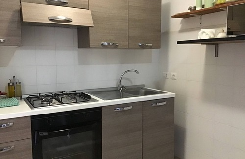 Mascali Apartment | Purple in the park: where to listen to silence and watch the stars