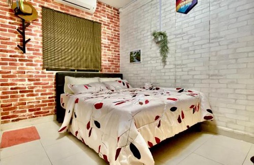 Taman Melati House | Putravilla Condominium Lovely & Spacious with Public Pool