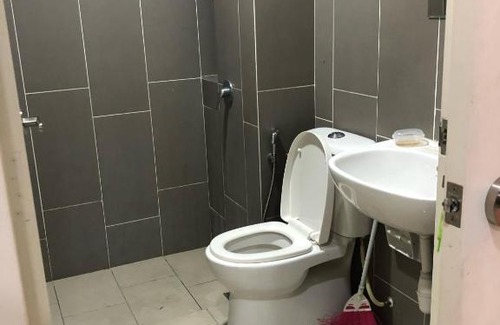 Taman Melati House | Putravilla Condominium Lovely & Spacious with Public Pool