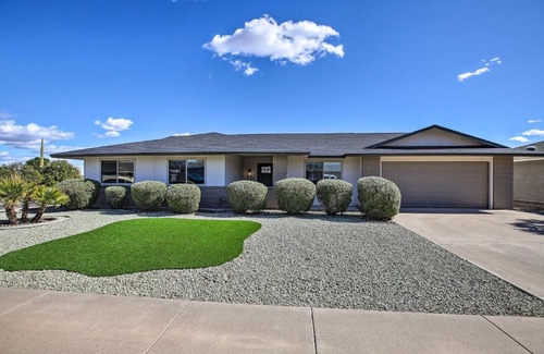 Sun City West House | Putting Green, Community Perks Sun City West Home