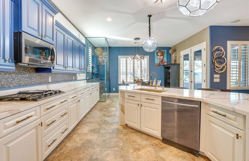Canyon Trails House | Putting Green & Hot Tub: Goodyear Retreat!