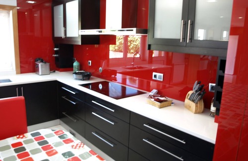 Povoa De Varzim Villa | PVZ34 3-bedr. villa with pool, single-floor rooms, large living room and kitchen