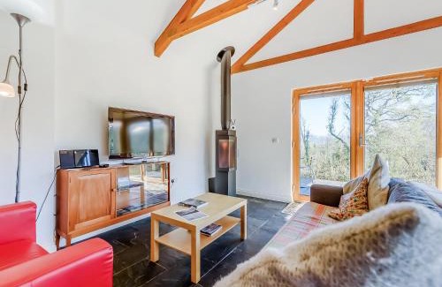 Llandeilo House | Pyllaubach
