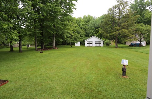 Pymatuning Central Cottage | Pymatuning Lake Walking distance to Espyville Marina!