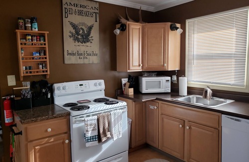Pymatuning Central Cottage | Pymatuning Lake Cottage!