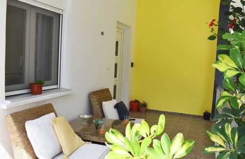 Archanes-Asterousia Apartment | Pyrgos Colourful Studio (wifi A/C parking)