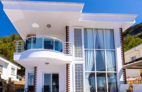 Alanya Villa | Qoople Villa Tepe with infinity pool and panoramic view