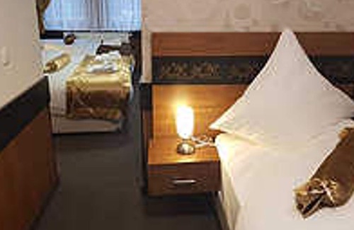 Hannoversch Munden House | Quadruple Room (1 double bed, 2 single beds), incl. Breakfast - Hotel Im Anker
