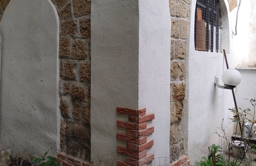 Rione Sanita Villa | Quadruple room and private bathroom in an independent villa with an ancient garden