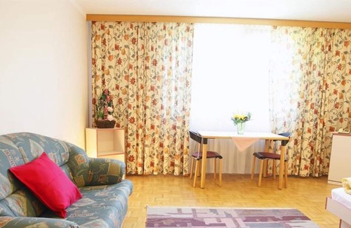 Innsbruck House | Quadruple room with shower, WC - Hotel Karwendel