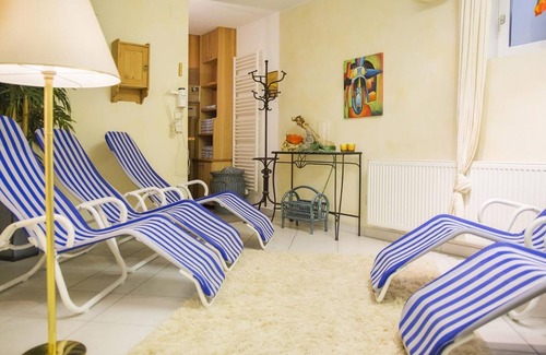 Maxglan Hotel | Quadruple room with shower, toilet - The Green Hotel zur Post