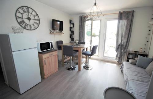 Le Port Apartment | QUAI12- Appartement T2 vue Marina