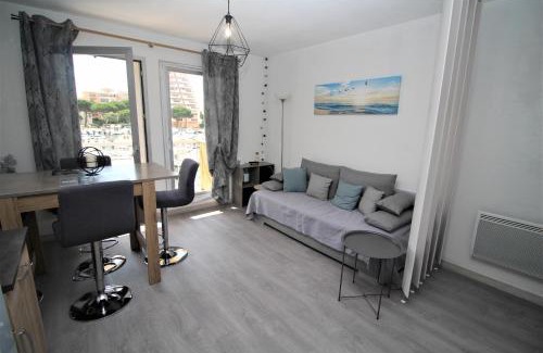 Le Port Apartment | QUAI12- Appartement T2 vue Marina