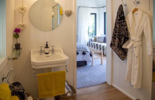 Cooks Beach House | Quail Cottage