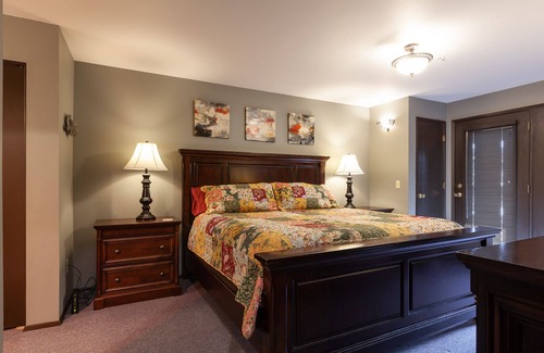 Hood River Condo | Quaint 1 bedroom, 2 bath, sleeps 4, downtown, parking, easy come easy go