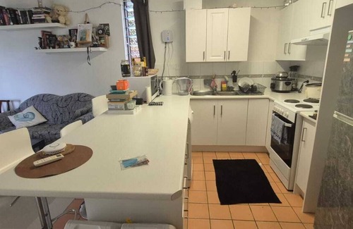 Toowong Apartment | Quaint 2BHK with Cozy Garden | Single Room | Double Room, Heart of Toowong, BNE