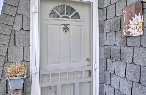 Akron Apartment | Quaint Akron Studio - Near Parks & Hunting!