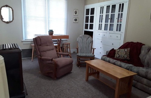 Deer Lodge House | Quaint and Comfortable