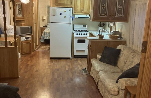 Harlingen House | Quaint and Quiet Tiny Home, with Pool!