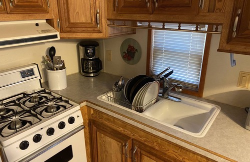 Harlingen House | Quaint and Quiet Tiny Home, with Pool!