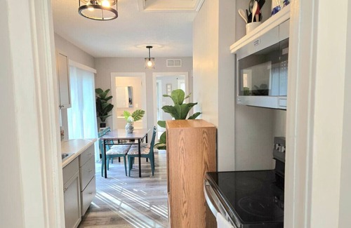 Cleveland House | Quaint and Stylish House
