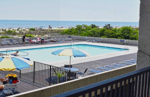 North Ocean City Condo | Quaint Condo On Beach & Bayview, steps to beach & pool. Full&mini wks available