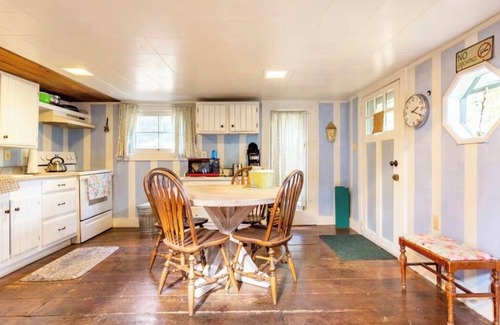 East Patchogue Cottage | Quaint Cottage on Long Island's South Shore